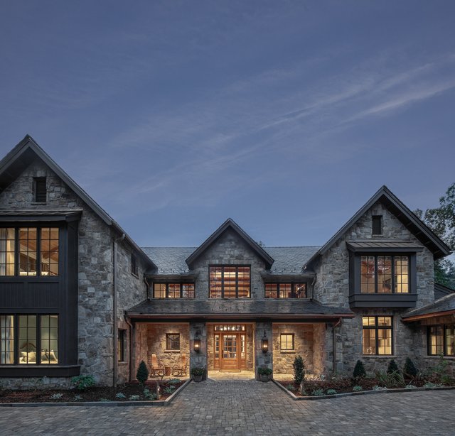 Ramble Retreat Exterior Night