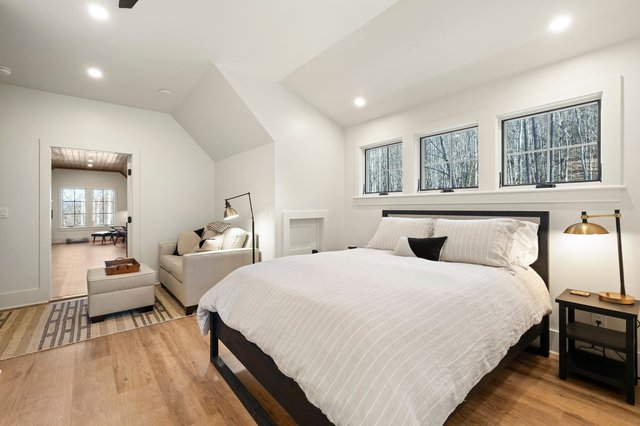 Carriage House Charmer bedroom