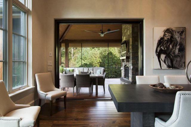 Cove Courtyard dining room open to outdoor dining