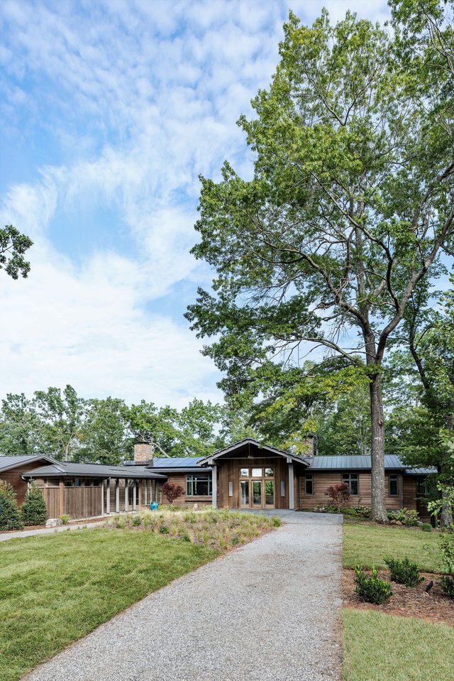 Black Dog Farms Front Exterior Daytime