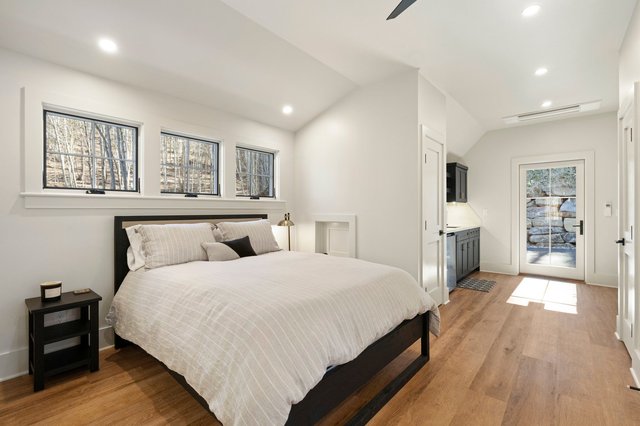 Carriage House Charmer bedroom
