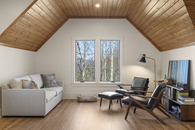 Carriage House Charmer loft