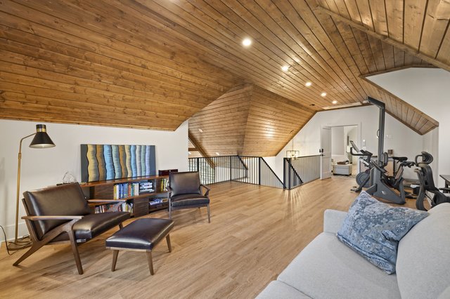 Carriage House Charmer loft