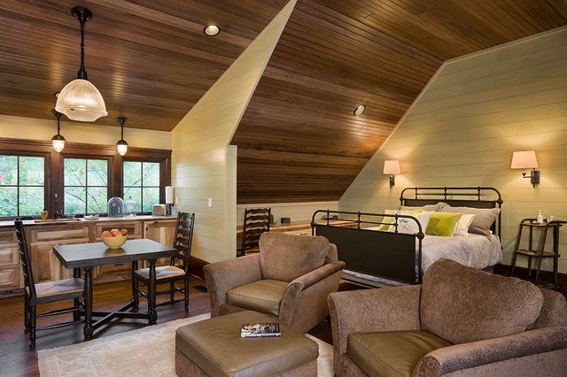 Hickory Homestead guest cottage