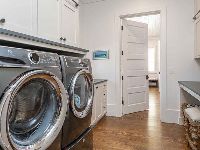 Blue beauty laundry room