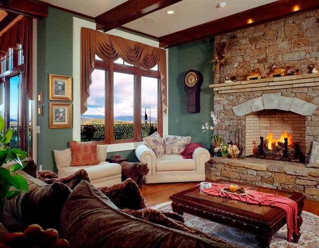 Highlands Chateau living room