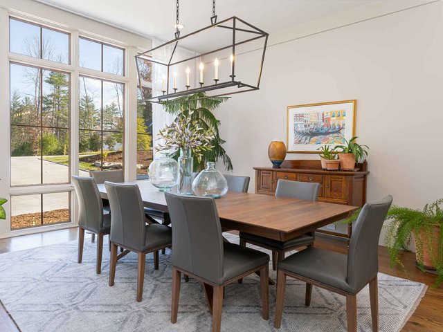 Blue beauty dining room