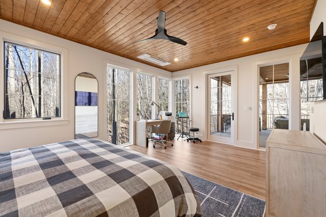 Carriage House Charmer primary bedroom