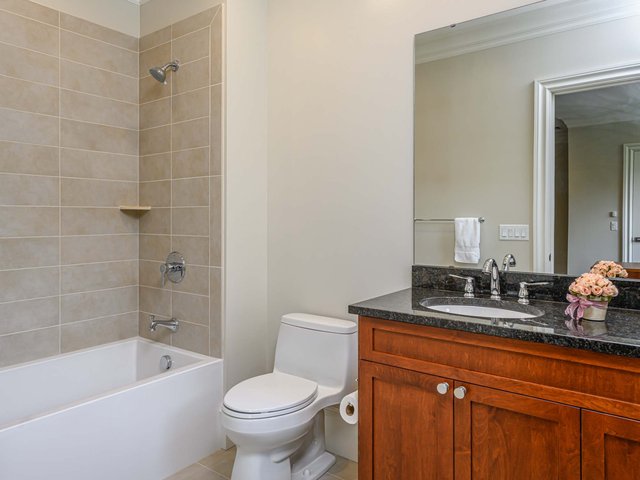 Brookline Manor guest bathroom