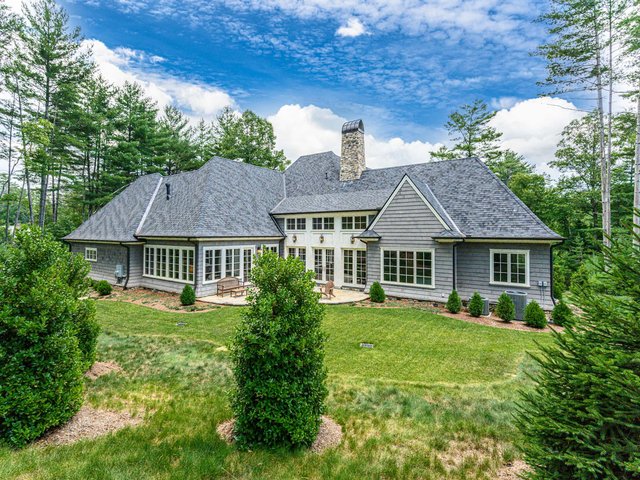 Brookline Manor exterior view