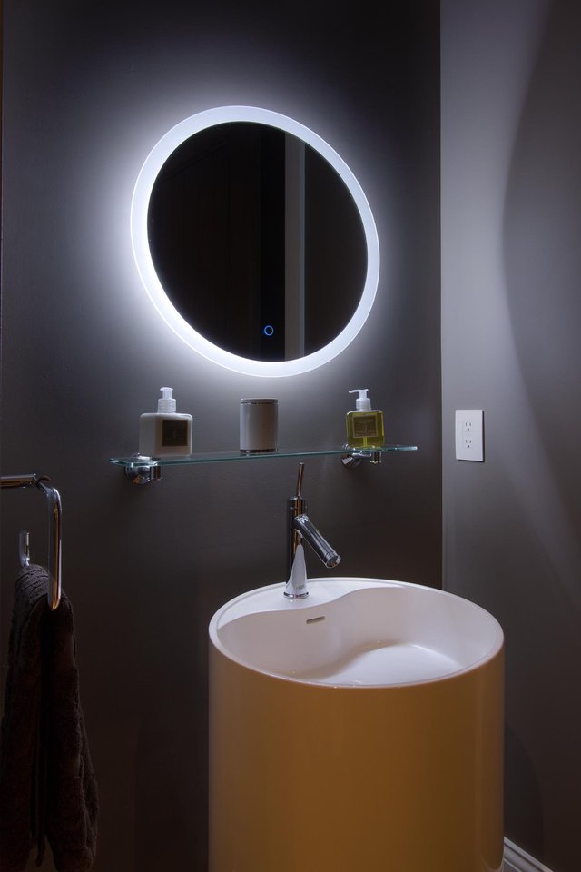 Burnham Woods Guest Bathroom