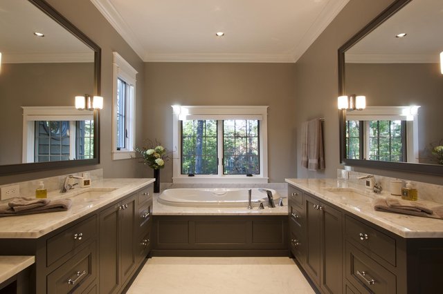 Burnham Woods Master Bathroom