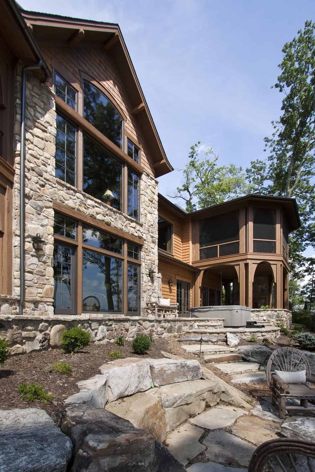 Eagles Nest Exterior Front Patio