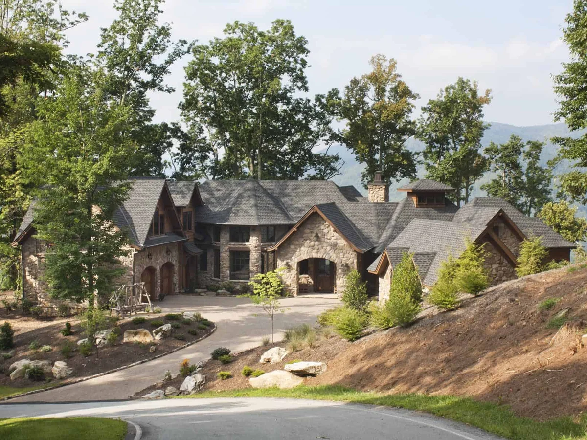 Eagles Nest Exterior Daytime 1