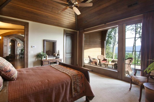 Eagles Nest Guest Bedroom 3