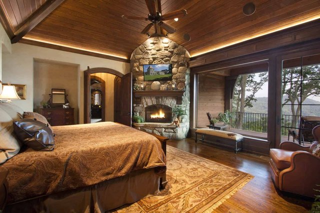 Eagles Nest Master Bedroom 2