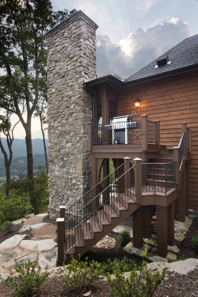 Eagles Nest Stairwell to Upper Deck