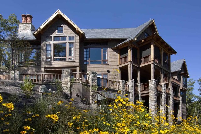 Mountain Haven Back Exterior Daylight