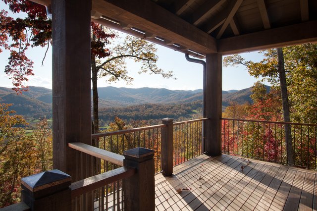 Raven Cliff Porch with View