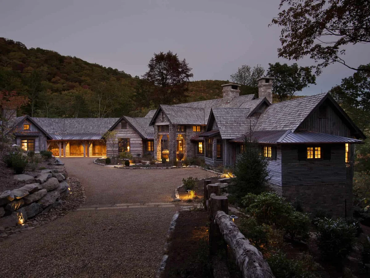 Reclaimed Wonder Exterior Dusk