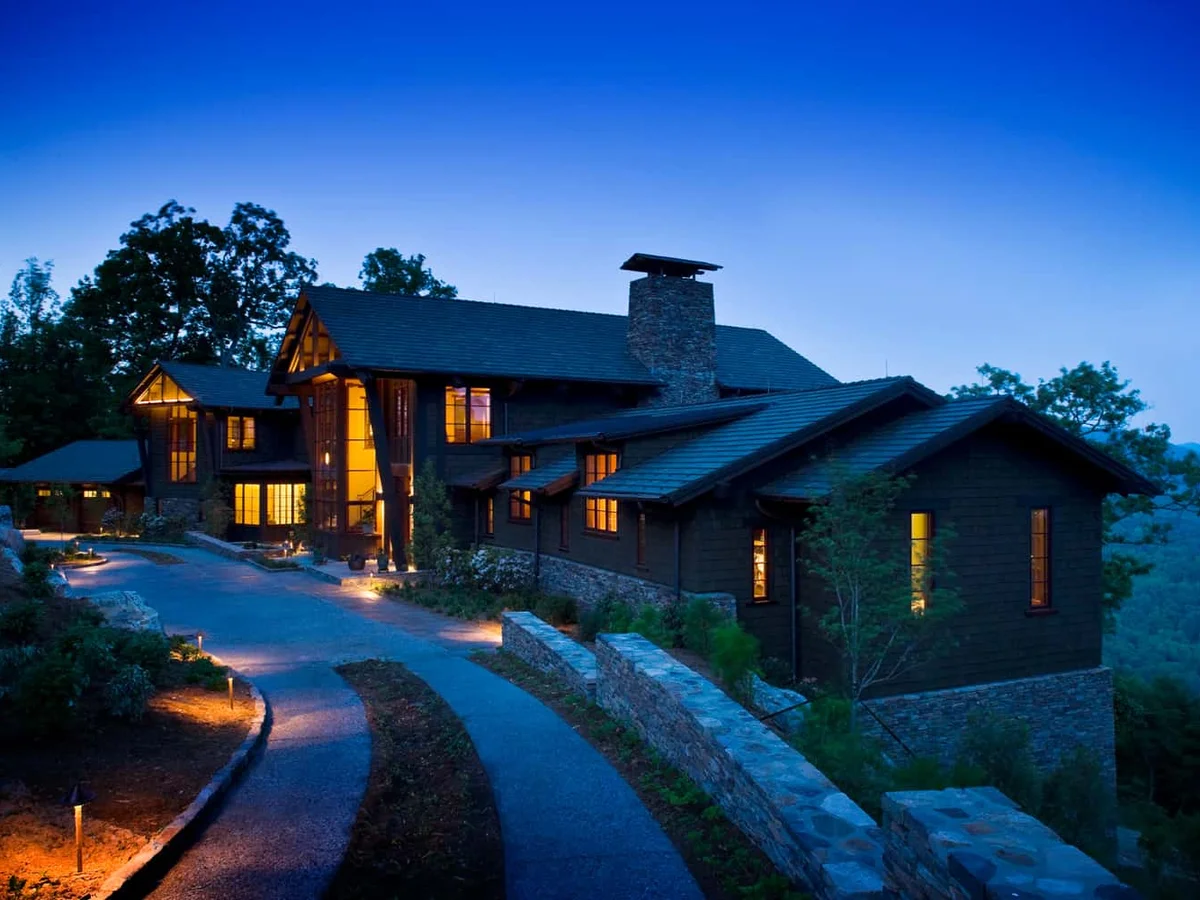 Reynolds-Bluff-Exterior-Side-View