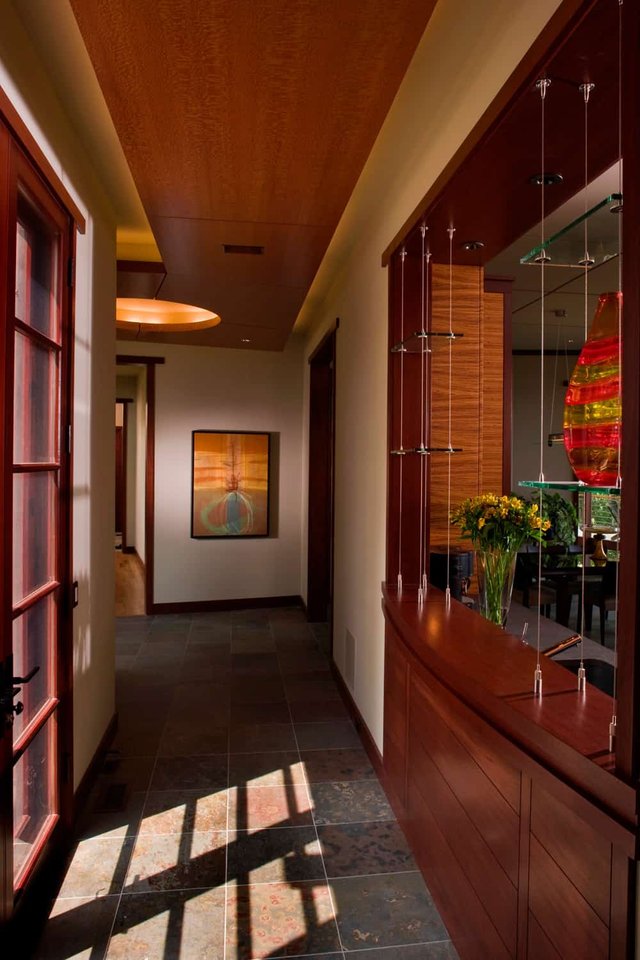 Reynolds Bluff Hallway 2