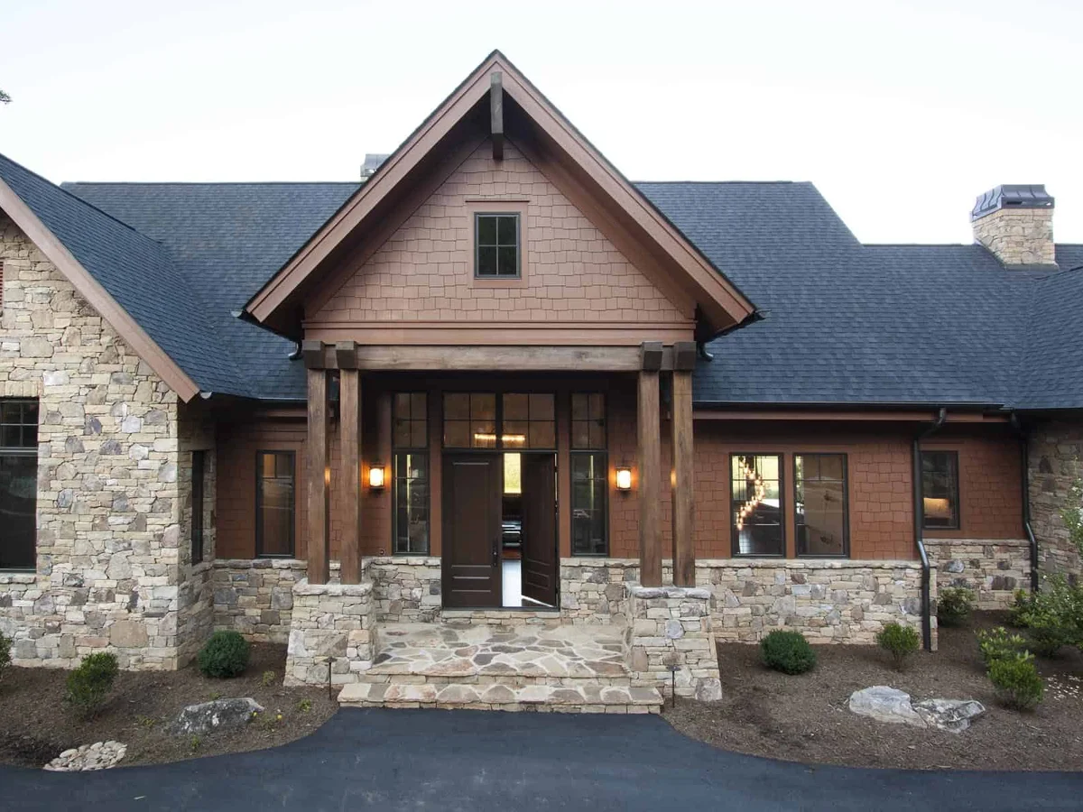 Ridgepine Exterior Daylight