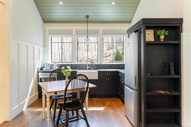 Secluded Sanctuary Guest Kitchen