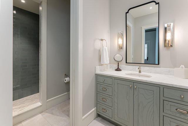 Secluded Sanctuary Guest Quarters Bathroom