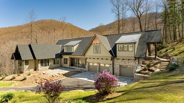 Secluded Santuary Exterior with a View