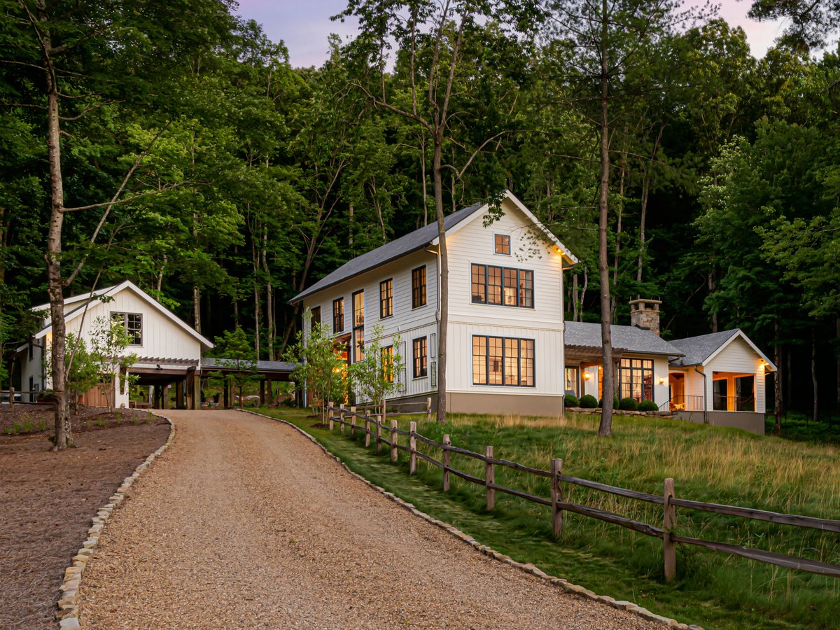 Modern Farmhouse exterior and driveway