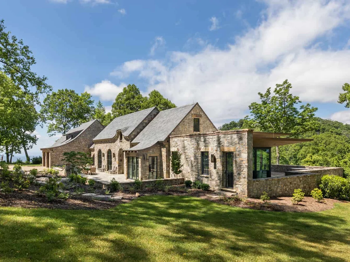 Town Mountain Ranch Exterior Side View