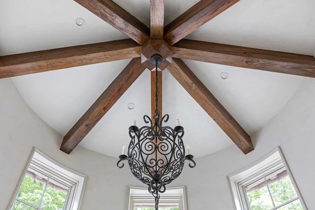 Villa Bella Vista Light Fixture